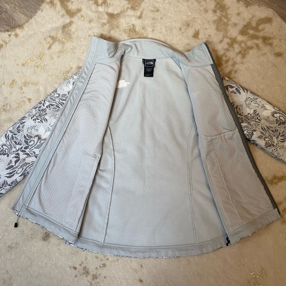 The North Face Jacket Size Small - Picture 4 of 10